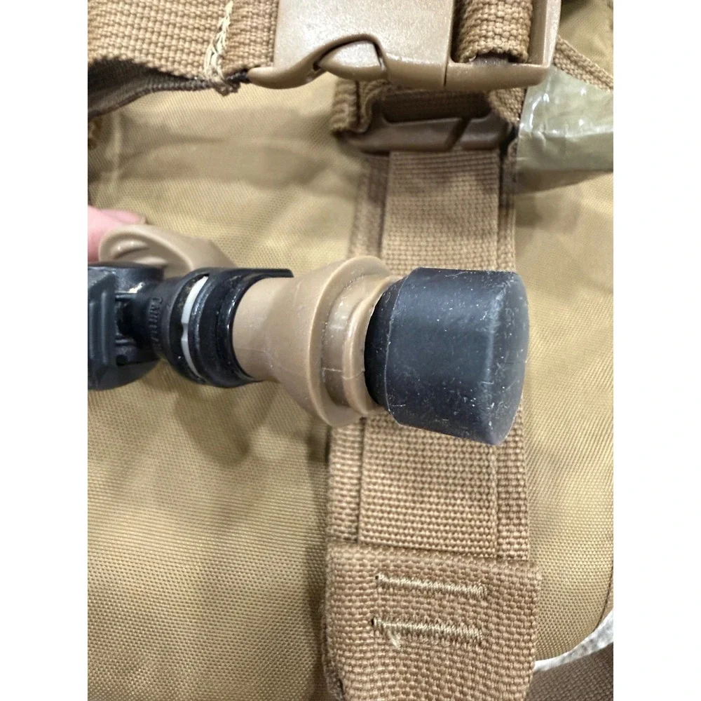 Eagle Industries USMC Hydration Carrier Coyote Brown 8465-01-600-7882 CamelBak